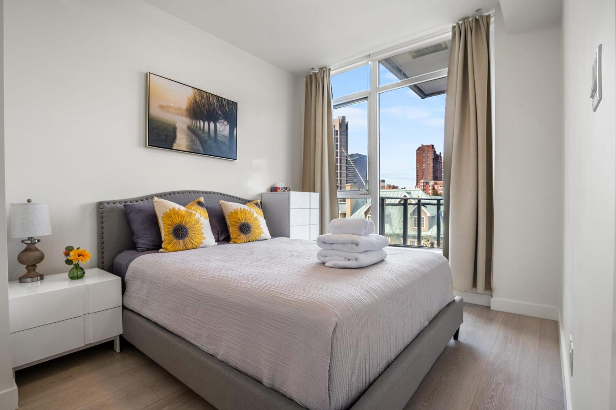 Guest Favorite Riverside Retreat- Walking Trails, Downtown Near Stampede! Free Banff Pass, Wine, Gym, Parking! Calgary Ngoại thất bức ảnh